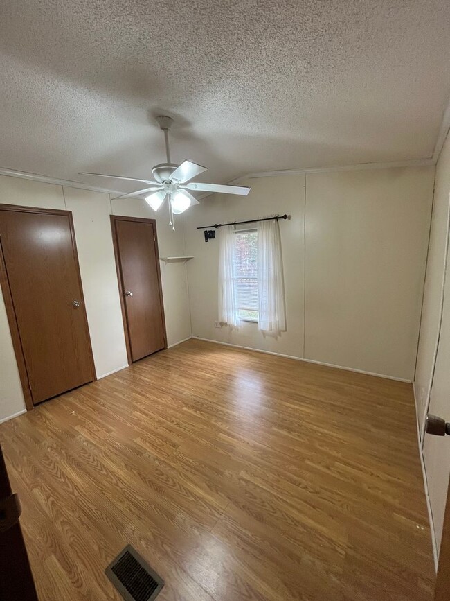 Building Photo - 2/2 located in Cleveland County