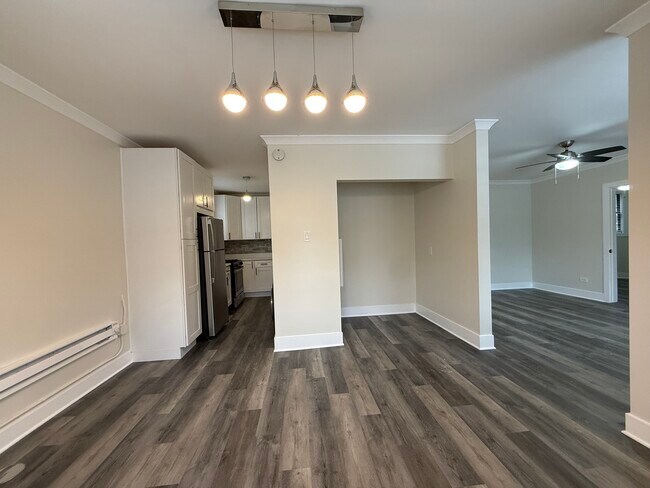 Foto del edificio - 3838 N Greenview Ave