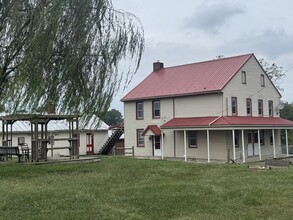 Building Photo - 260 Stricklers Ln