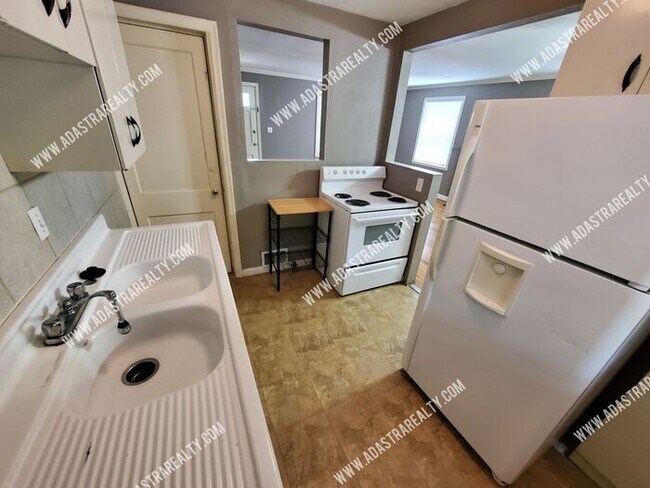 Foto del edificio - Beautiful Brookside Duplex. Live in the he...