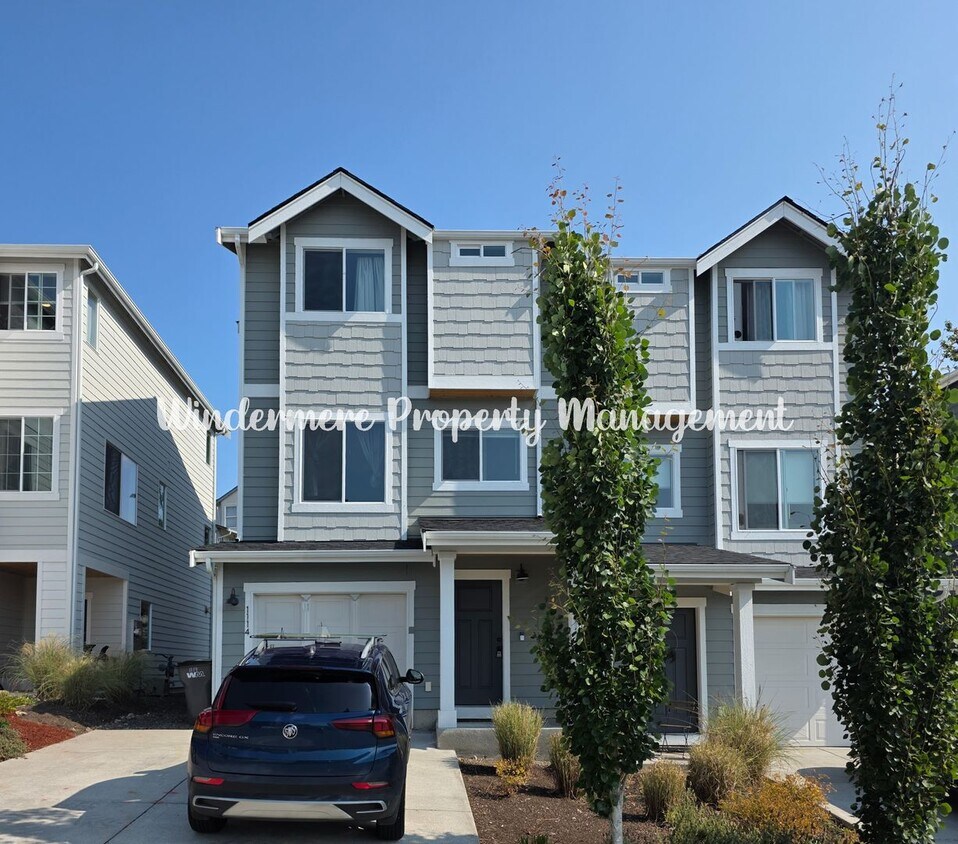 Foto principal - Well maintained 3 story townhome in CK sch...