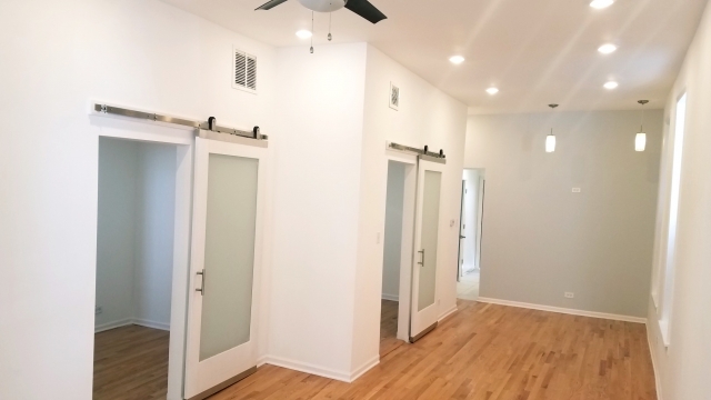 Foto del edificio - 2341 W Moffat St