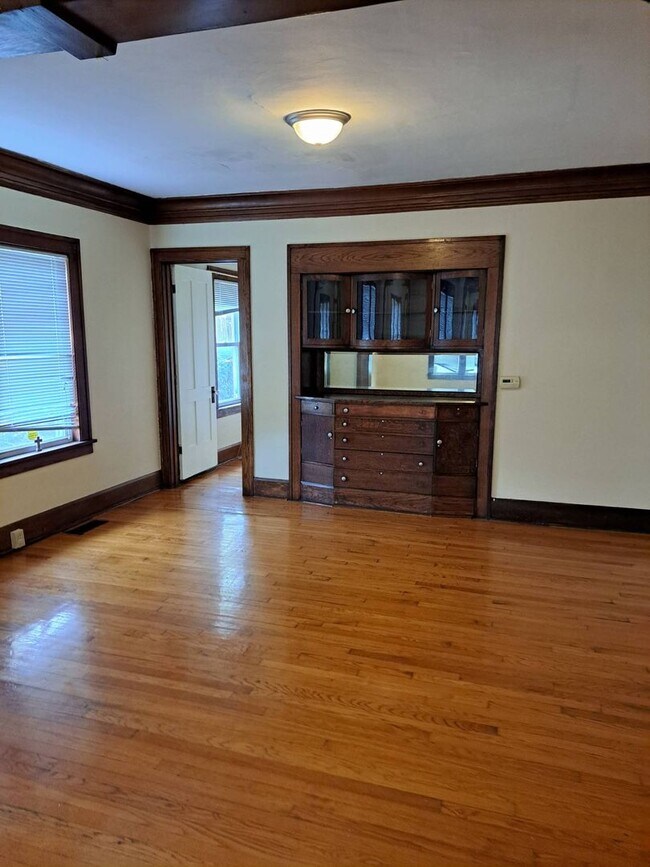 Foto del edificio - Beautiful Large Home for rent