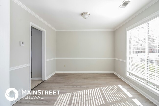 Building Photo - 7172 Market Square Dr