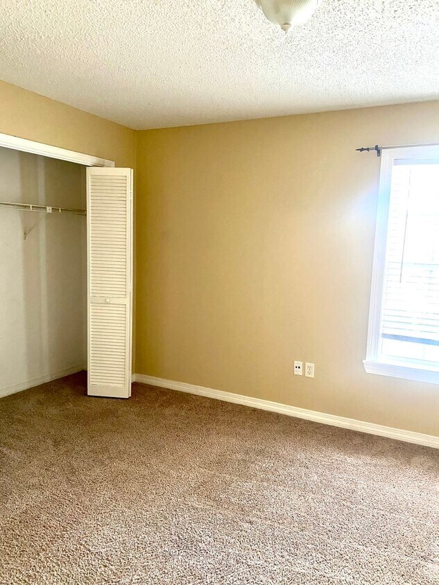 2BR 1.5 BA SOUTHDOWNS Townhome Rentals in Baton Rouge LA