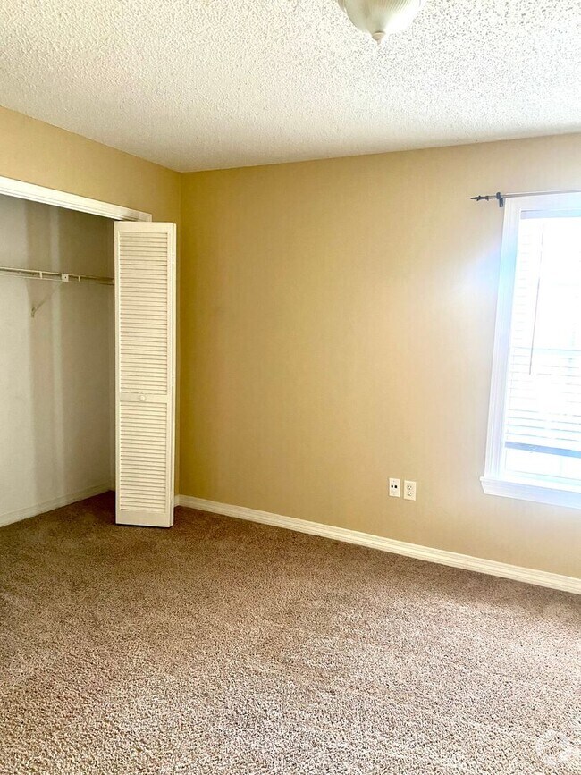 University Gardens Apartments under 1,500 Baton Rouge, LA 1