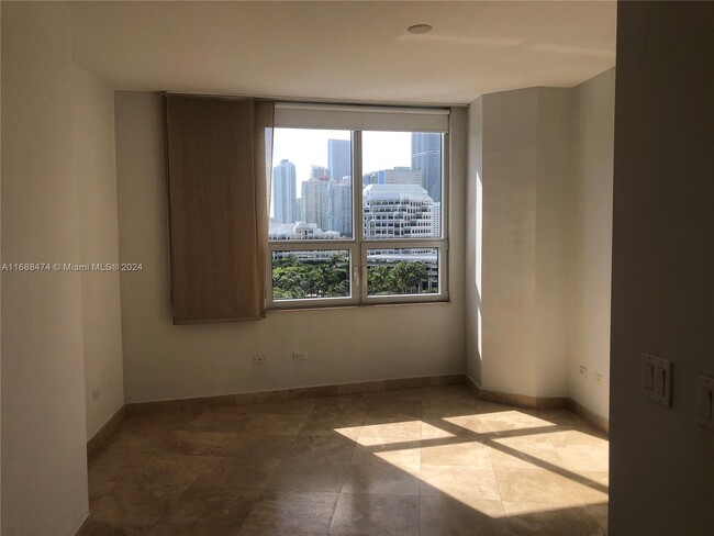 Foto del edificio - 848 Brickell Key Dr