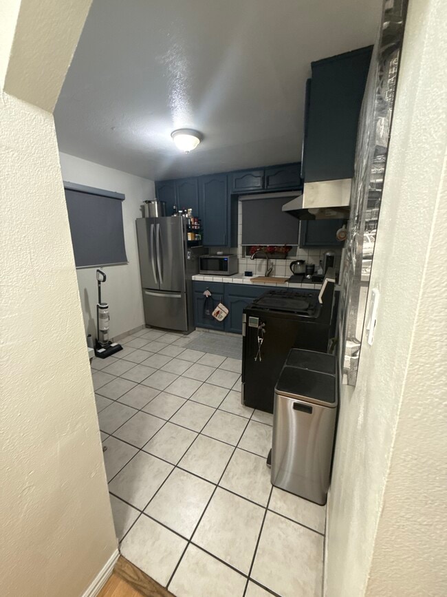 Foto del edificio - 7324 Milton Ave