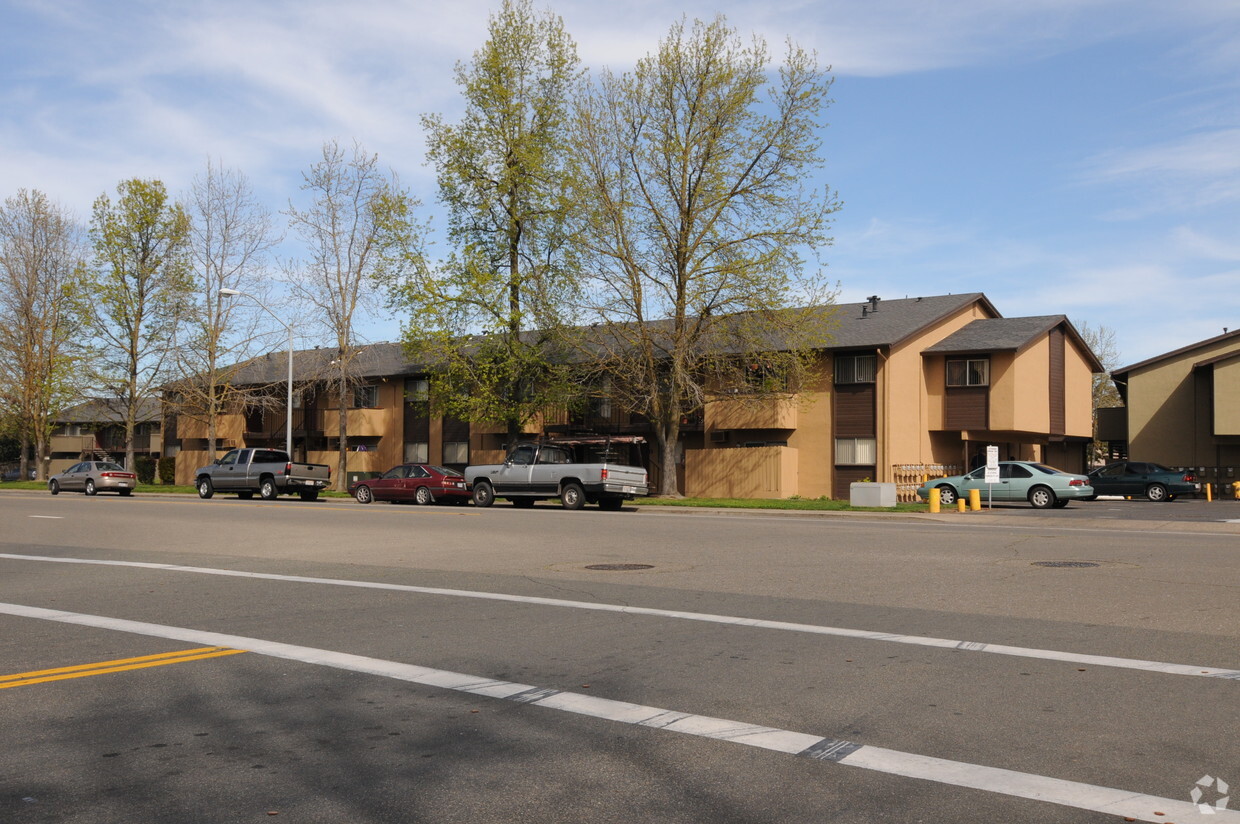 Building Photo - Century Plaza Apartments