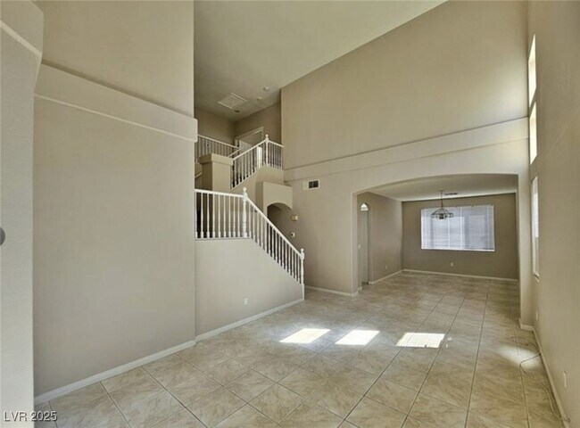 Foto del edificio - 8917 Waltzing Waters Ct