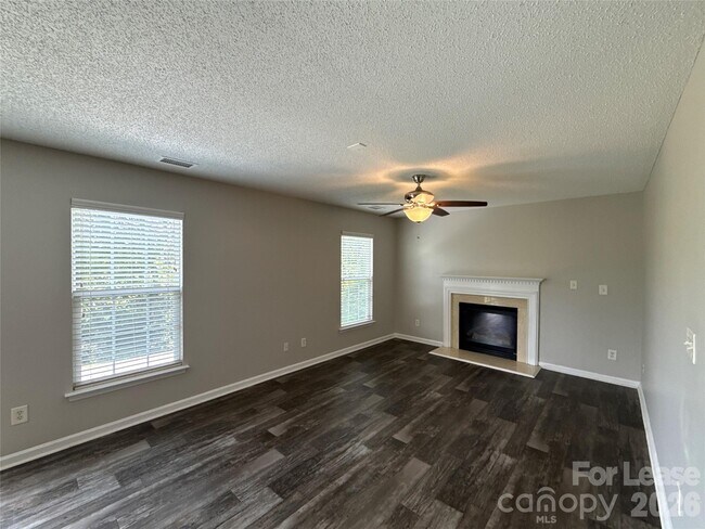 Foto del edificio - 1032 Meadowbrook Ln SW