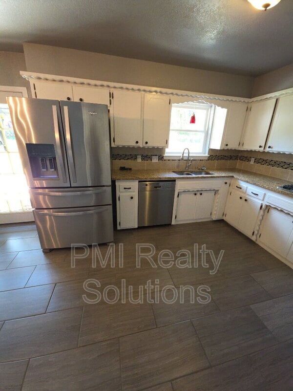 Foto del edificio - 4408 S Butternut Ave