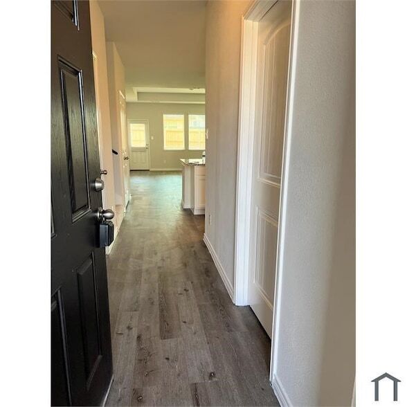 Building Photo - 8312 White Pine Dr