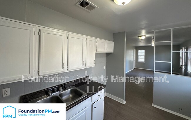 Building Photo - 4532 Sunny View Dr