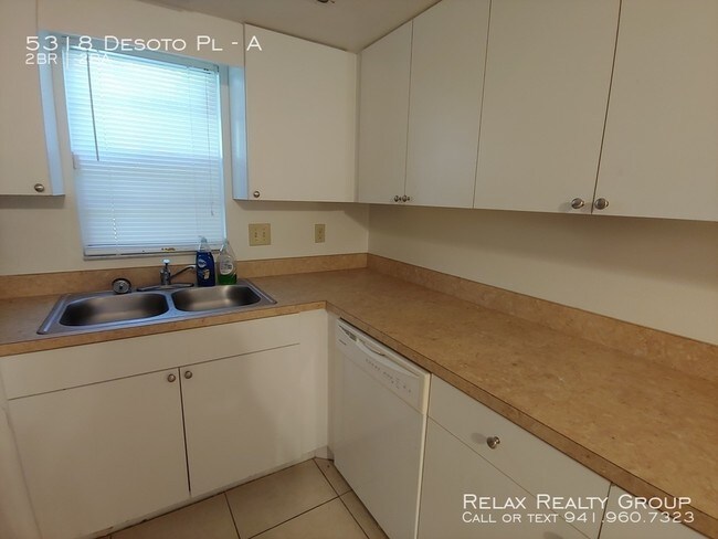 Building Photo - Fresh 2 bedroom/ 2 bath Garage Home NOW!