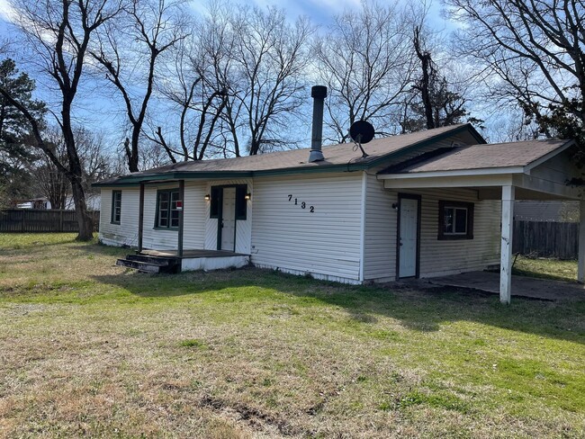 Building Photo - Gorgeous 4 Bedroom home in Greenwood