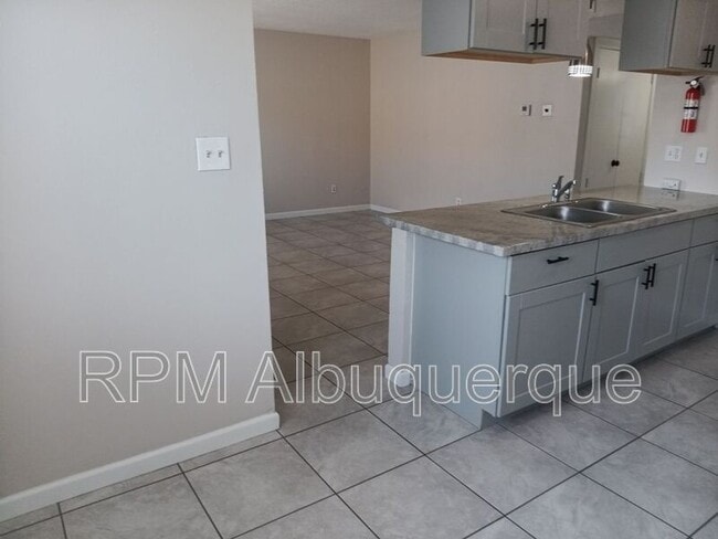 Foto del edificio - 320 Grove St NE