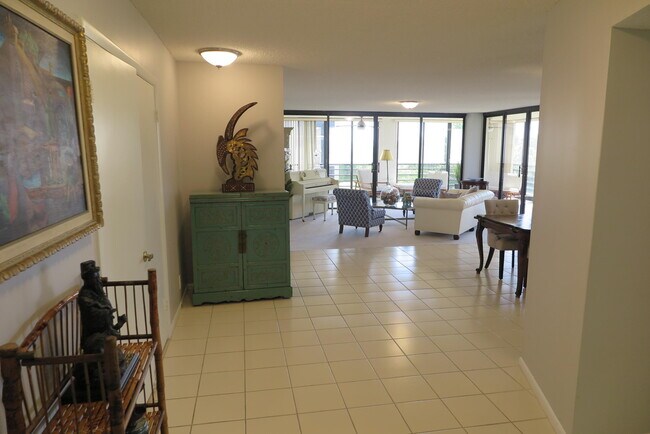 Foto del edificio - 7578 Regency Lake Dr