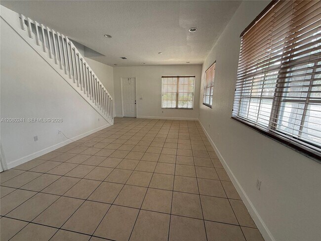 Foto del edificio - 634 SW 147th Ave