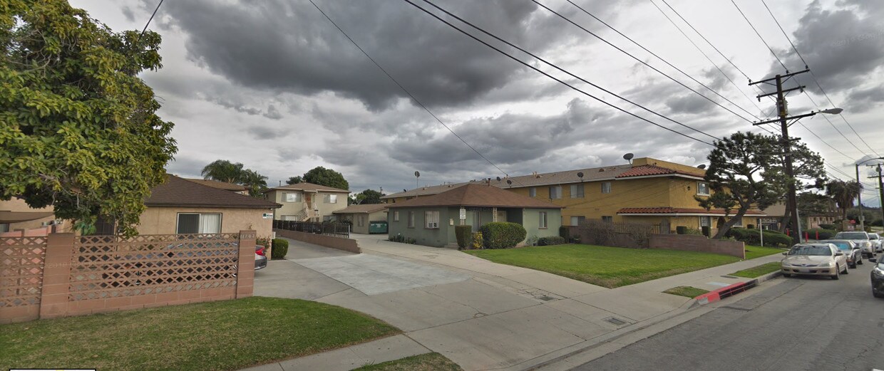 Building Photo - 11706 Bellflower Blvd