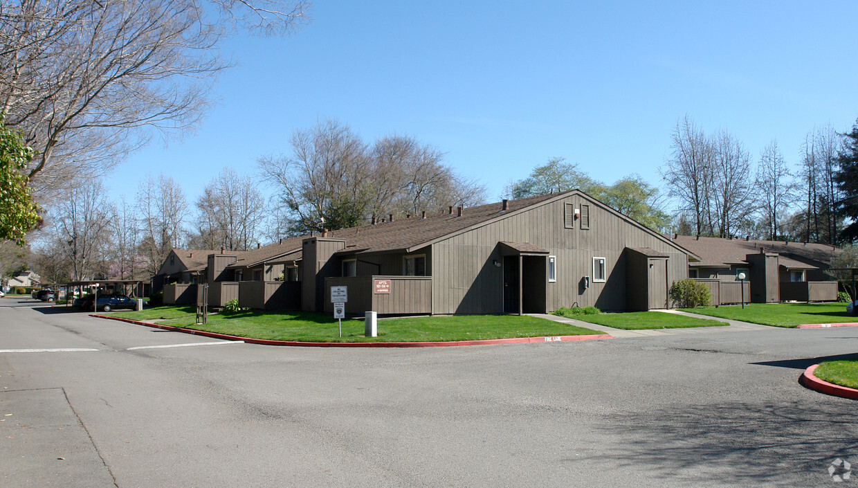 Primary Photo - Chelsea Gardens Apartments