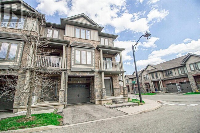 Building Photo - 13 Waterview Dr