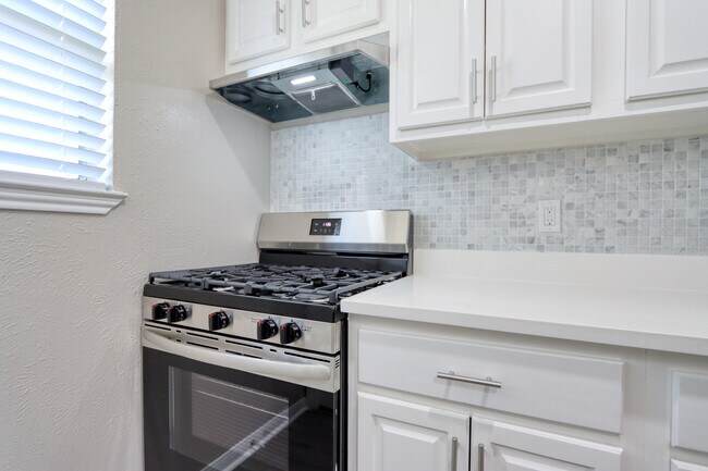 Foto del edificio - 2105 Interurban Blvd