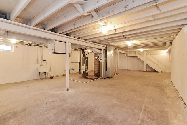 Building Photo - 248 W 53rd Pl