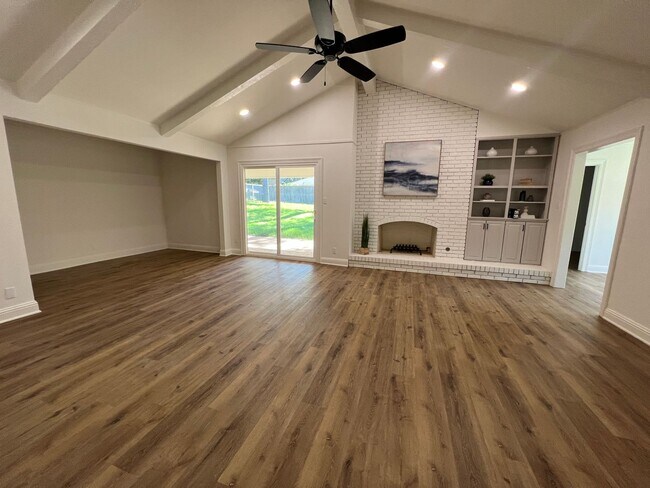 Foto del edificio - STUNNING REMODEL IN SPRING LAKE ESTATES