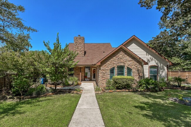 Building Photo - 13847 Pkwy Manor Dr