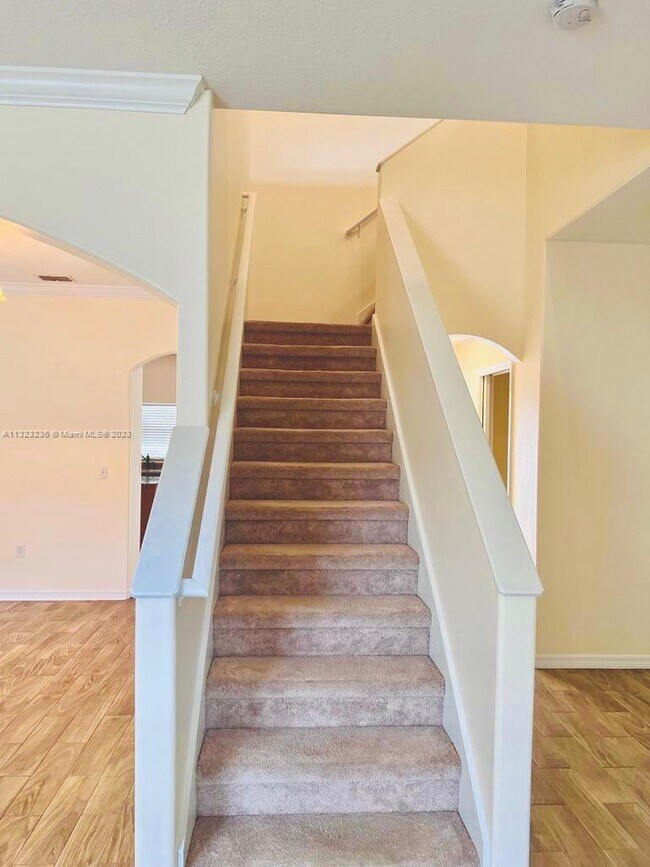 Foto del edificio - 7189 Cedarcrest Blvd