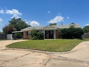Building Photo - 601 Richmond Dr