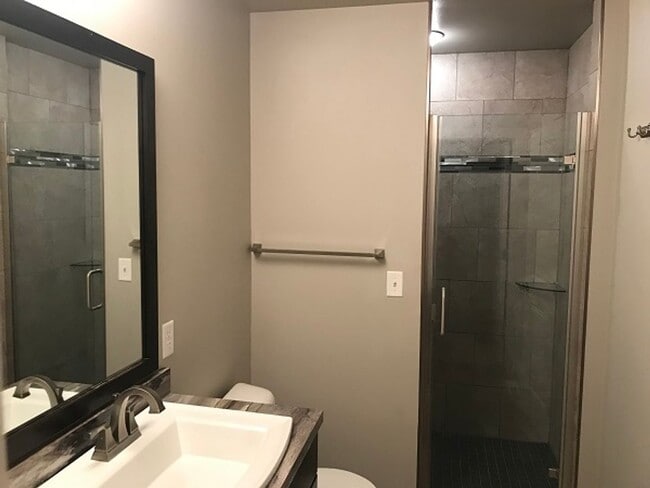 Building Photo - 4 Bed 3 Bath Single Family Home