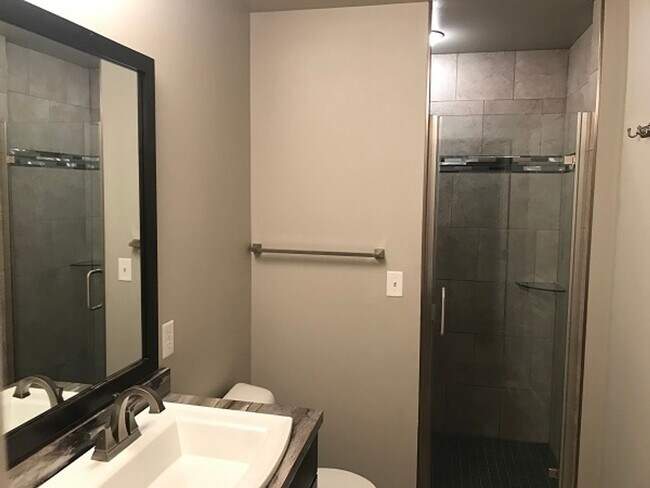 Building Photo - Spacious 4 bedroom/3 bathroom, with outdoor oasis in West Fargo