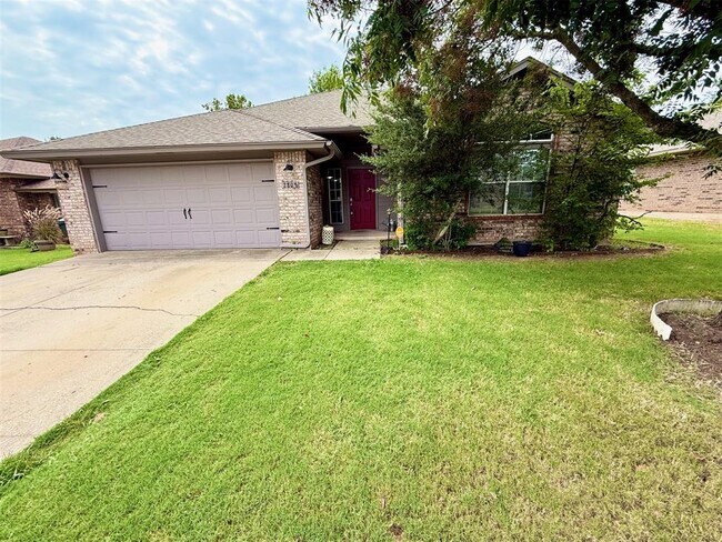 Building Photo - 2808 E Lake Dr
