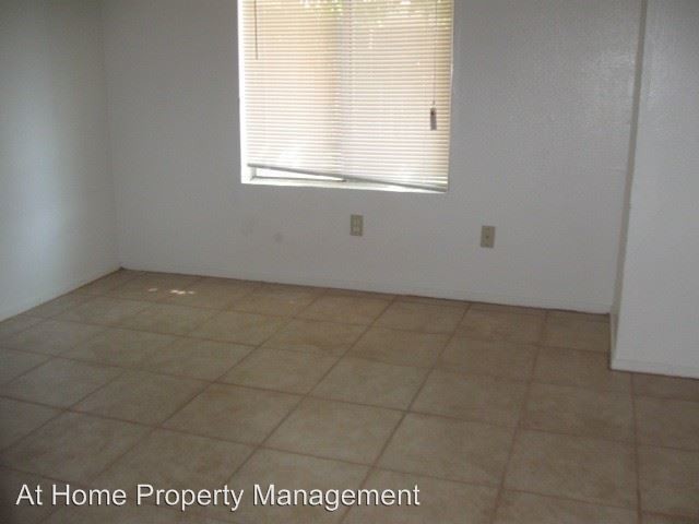 Building Photo - 4422 White Ln