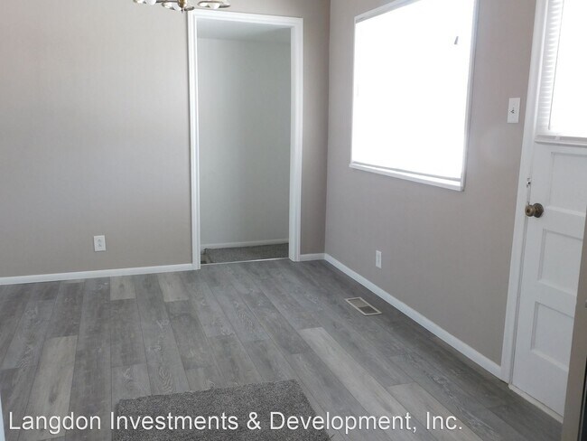 Building Photo - 3 br, 1 bath House - 358 S. Sinlcair