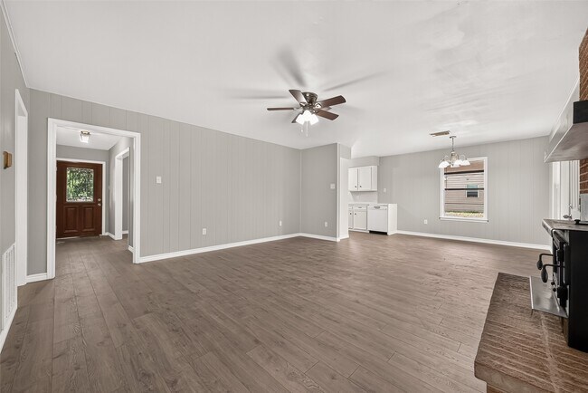 Foto del edificio - 611 Dogwood Trail