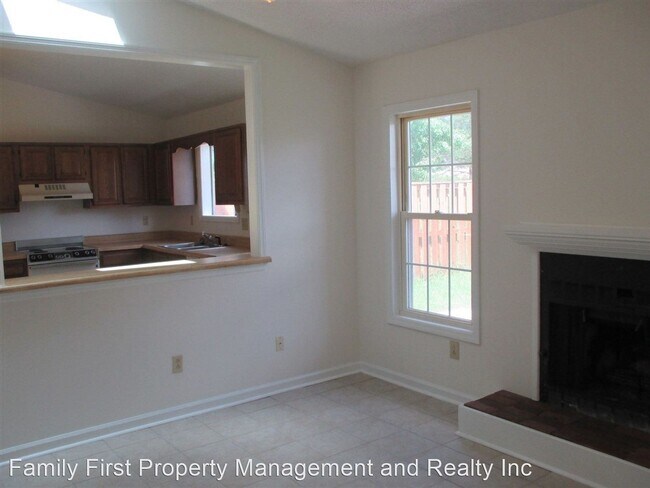 Building Photo - 2 br, 2 bath House - 745 Pinewood Drive