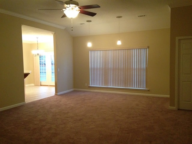 Building Photo - 122 Fire Thorn Ln