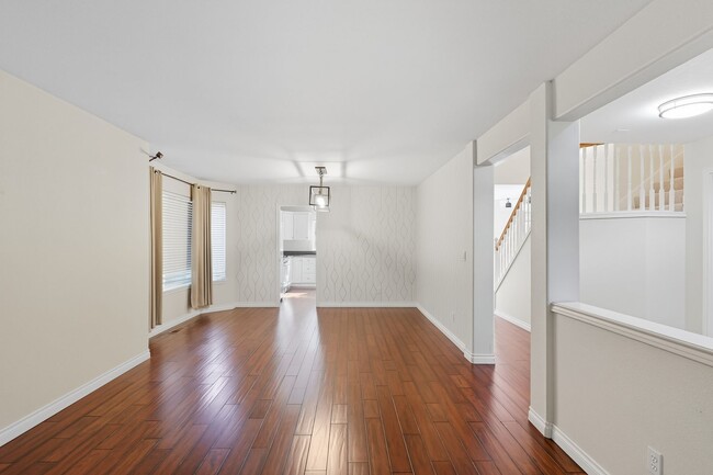 Foto del edificio - Corner Lot Charmer in Desirable Oak Meadow...