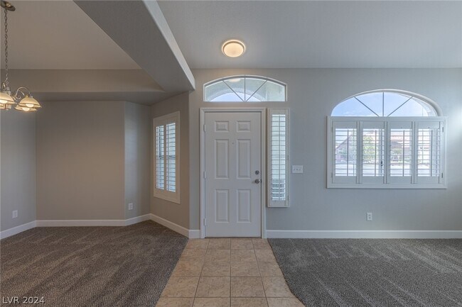 Building Photo - 113 Vista Del Lago St