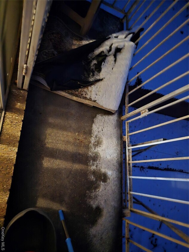 Foto del edificio - 33-27-27 69th St