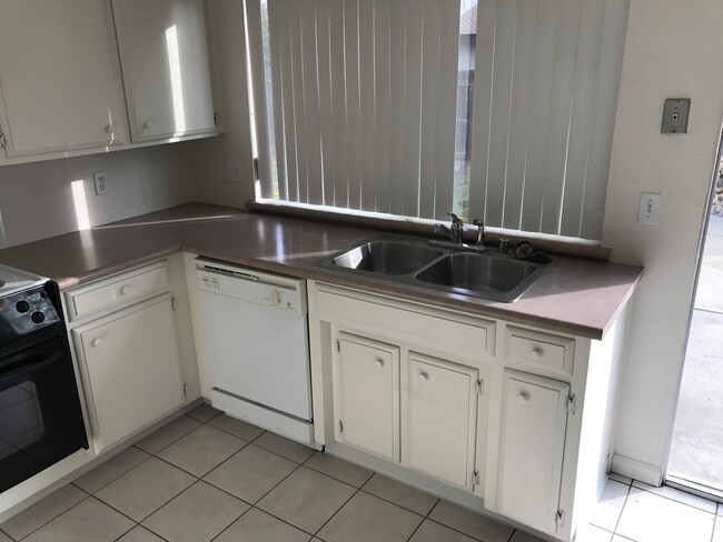 Foto del edificio - 1908 S Pride St