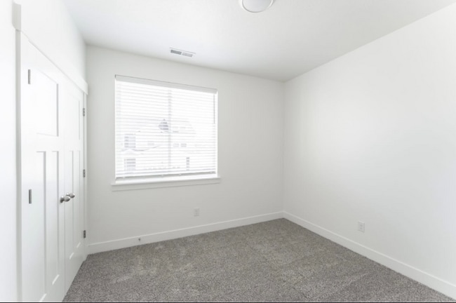 Building Photo - 1423 N 3830 W