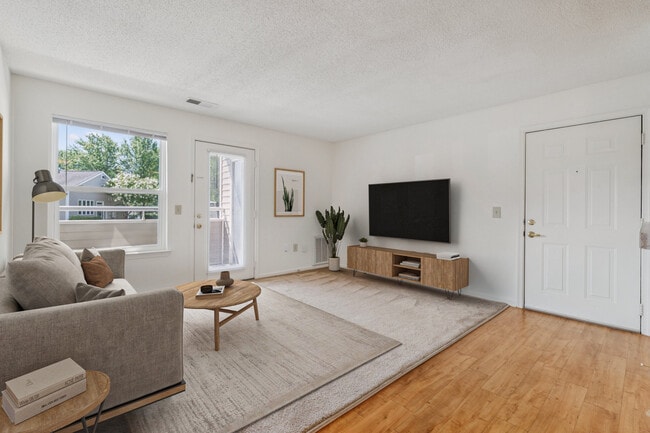 Building Photo - Preston Place