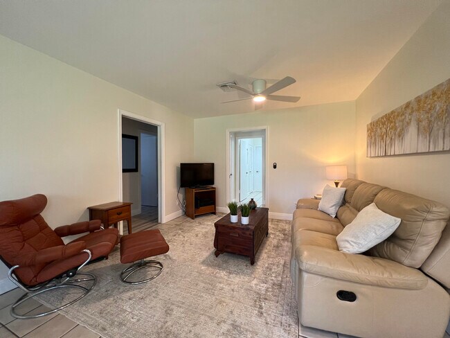 Building Photo - 5878 Tidewater Dr