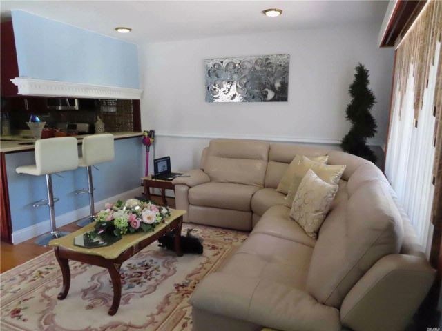Foto del edificio - 178-26 130th Rd