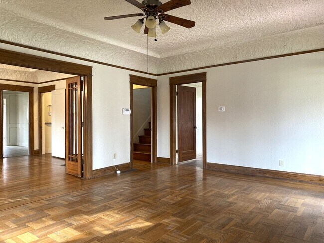 Foto del edificio - Available Now! Charming 3-bdrm./1.5-bath, ...
