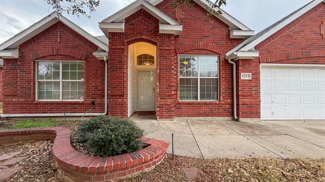 Foto del edificio - 1213 Maple Terrace Dr